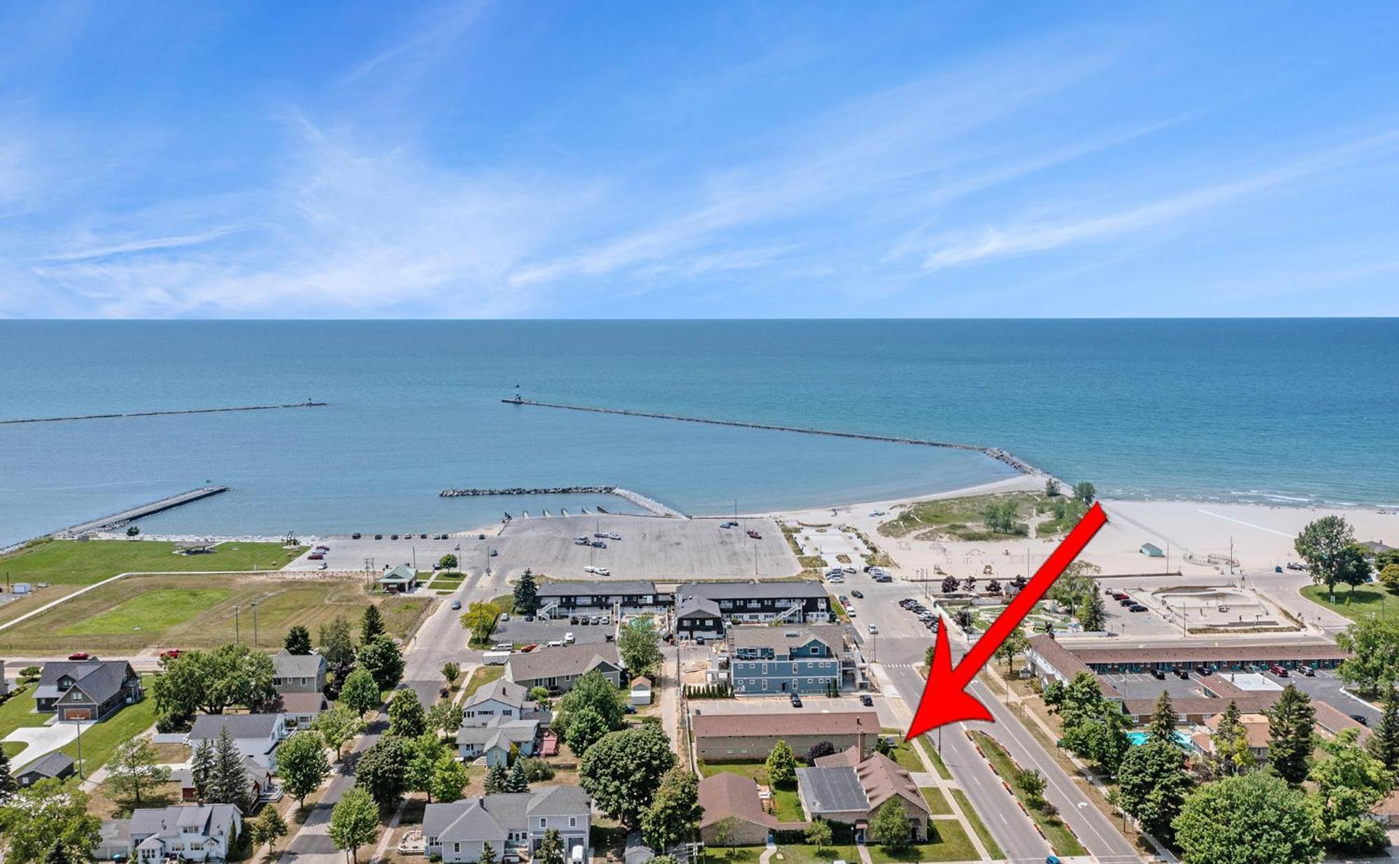 Ludington Pier House Motel Exterior photo