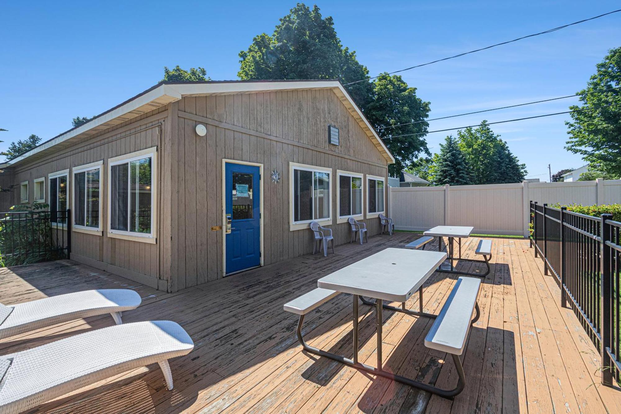 Ludington Pier House Motel Exterior photo